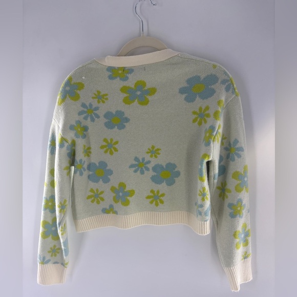 witty fox Sweaters - Witty Fox floral Green and Blue crop cardigan